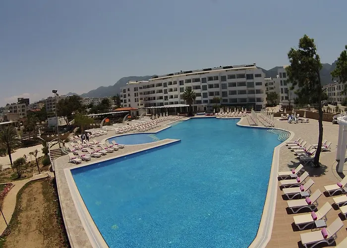 فندق Jasmine كيرينيا