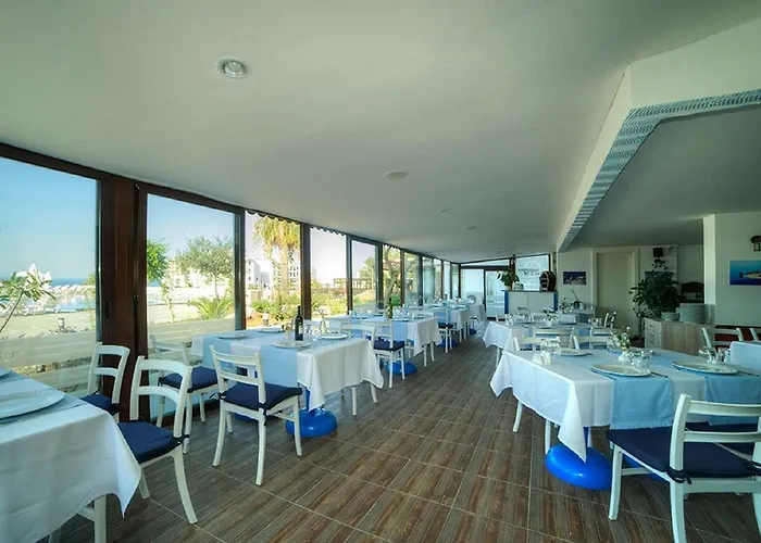 Jasmine Hotel *